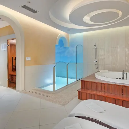 Oasi Pool & Spa - Happy Vila Pula