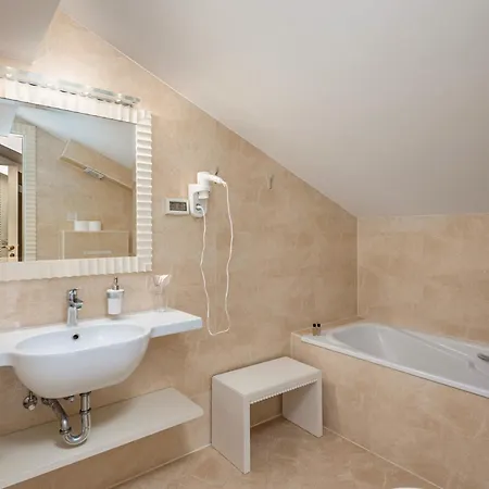 Oasi Pool & Spa - Happy Vila