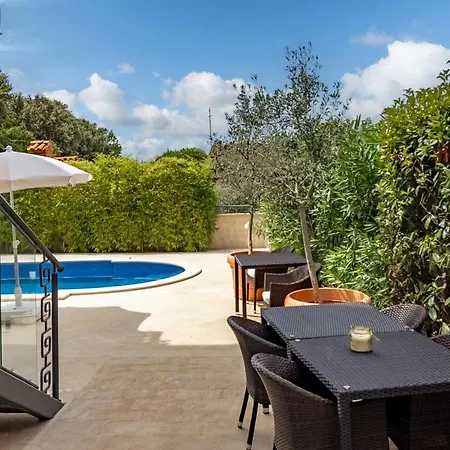 Oasi Pool & Spa - Happy *