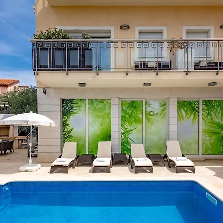 Oasi Pool & Spa - Happy Vila